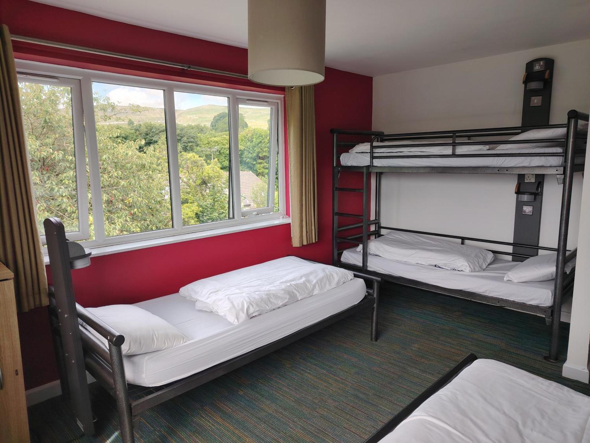 Yha Malham Hostel Buitenkant foto